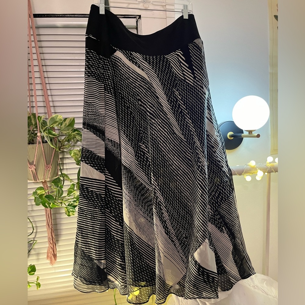 Jones New York Printed Midi Skirt 🖤